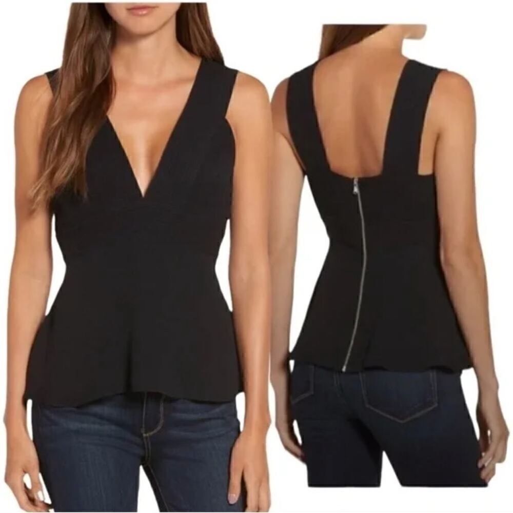 Chelsea28 V-Neck Seamed Exposed Zipper Tank Blouse. Size Medium.